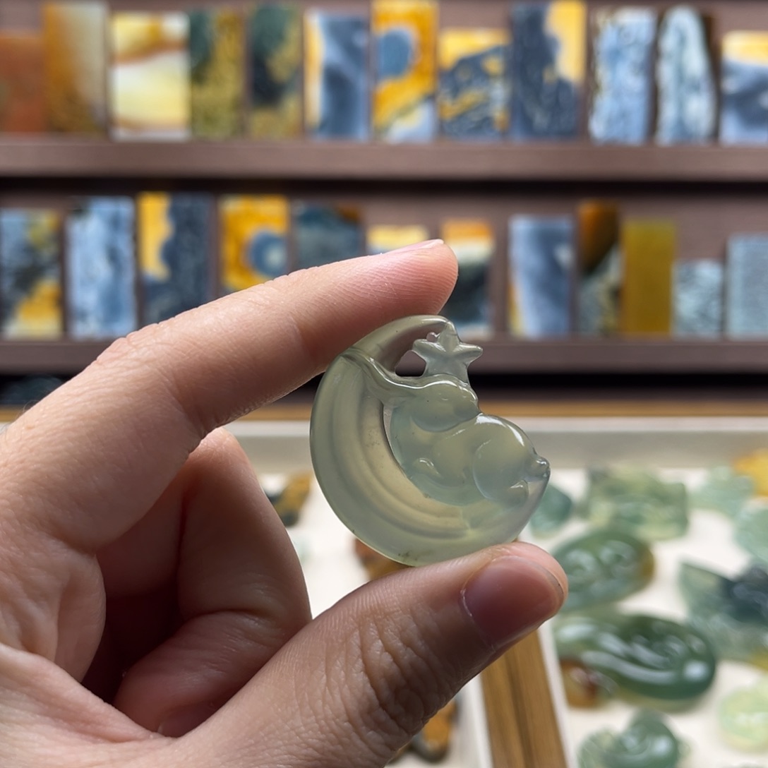 未镶嵌蛇纹石玉颈饰