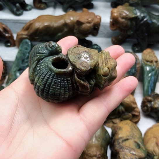 岫岩河磨玉（透闪石质玉）把件未镶嵌