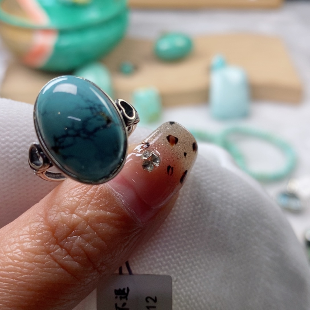 绿松石颈饰未镶嵌君*兰