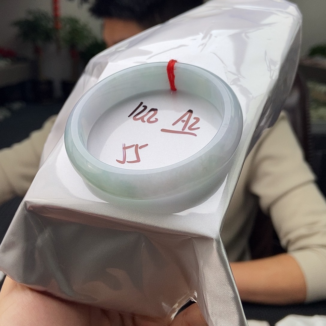 翡翠手镯未镶嵌拍一发一