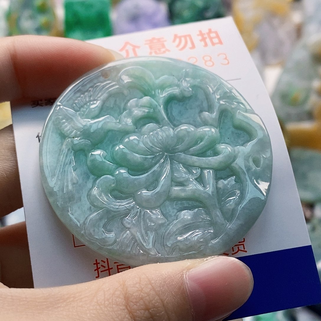 吊坠(不含链)未镶嵌翡翠