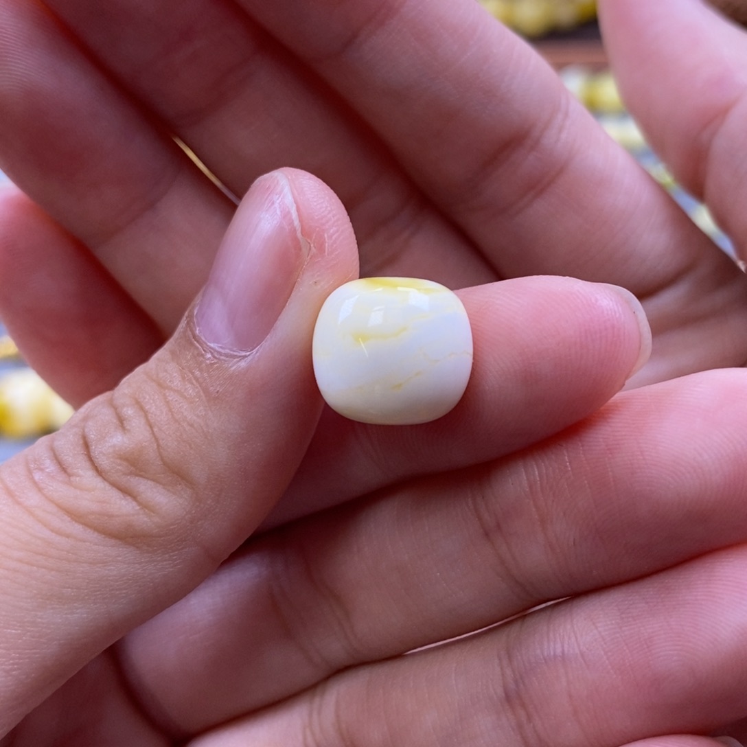 琥珀未镶嵌珠宝奇石12.9