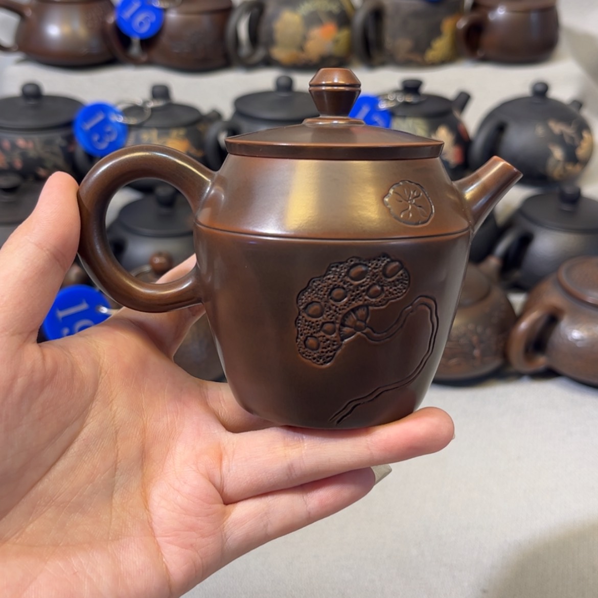 【闪购商品】红泥 浮雕莲蓬 容量 150c c