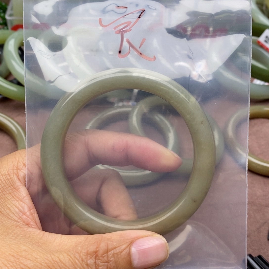 和田玉手镯未镶嵌宸**萌