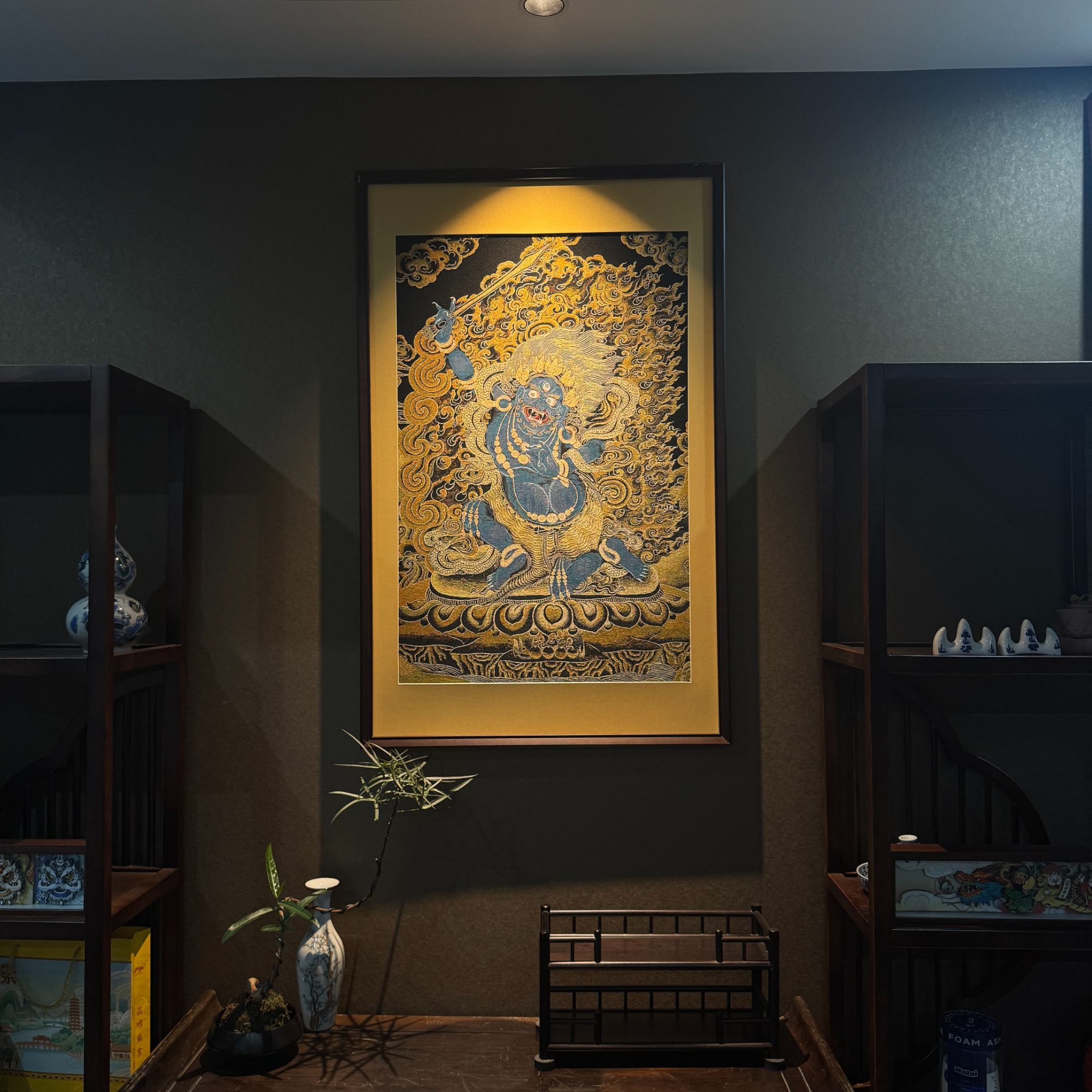 刺绣【不动明王】挂画实木装裱办公室玄关茶室书房背景墙装饰画