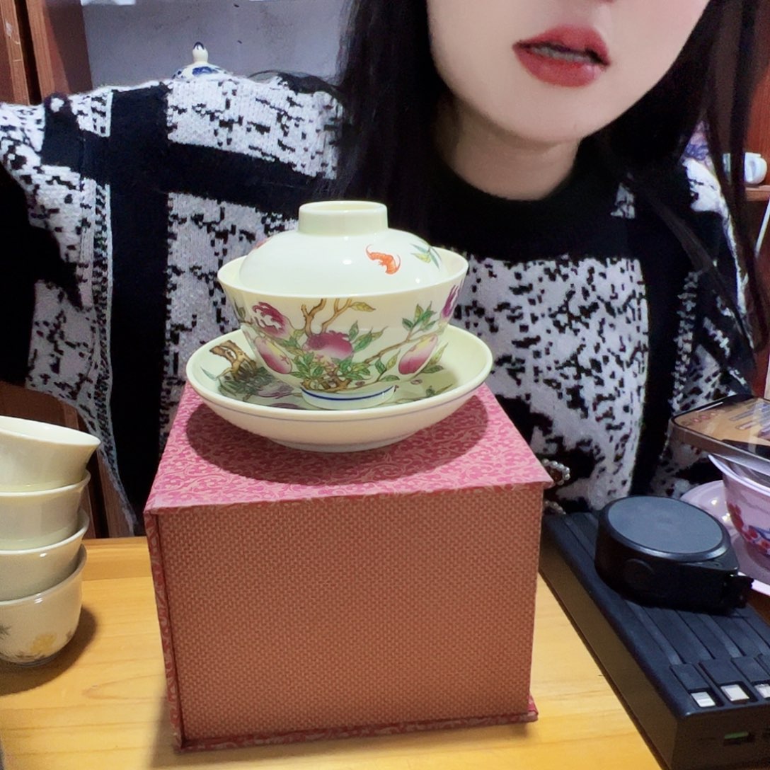 摆件景德镇黄xixi寿桃盖碗带托