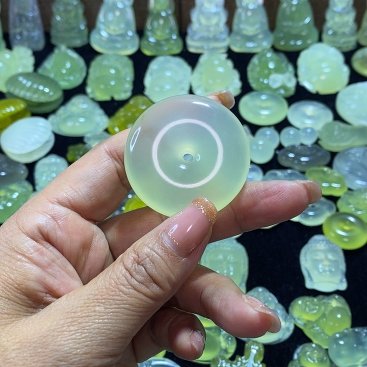 星****蛇纹石玉未镶嵌颈饰