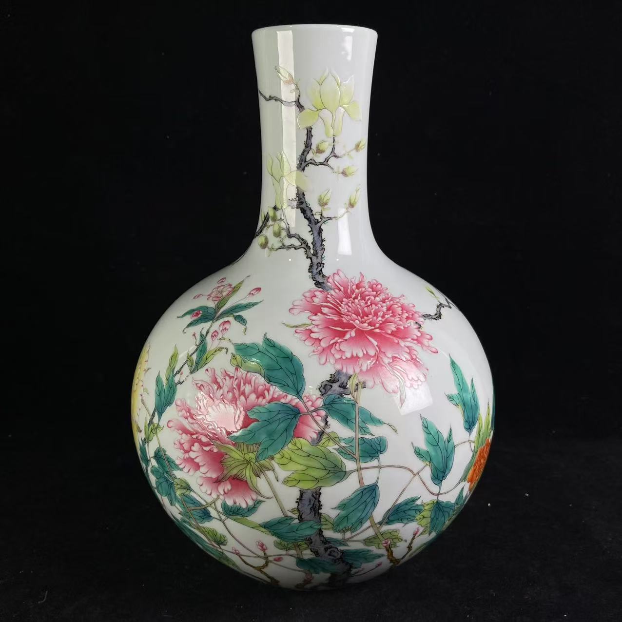 Y粉彩折枝花卉纹赏瓶