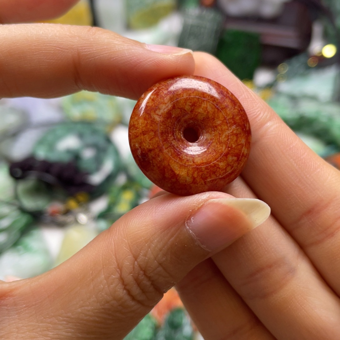 翡翠颈饰未镶嵌牌子