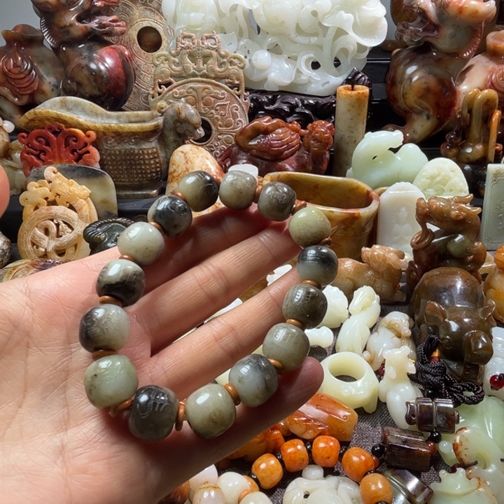 凡***人和田玉未镶嵌挂件