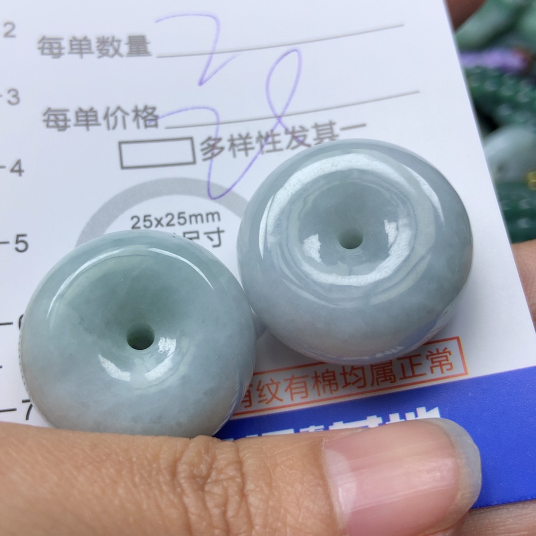 翡翠颈饰未镶嵌天然翡翠