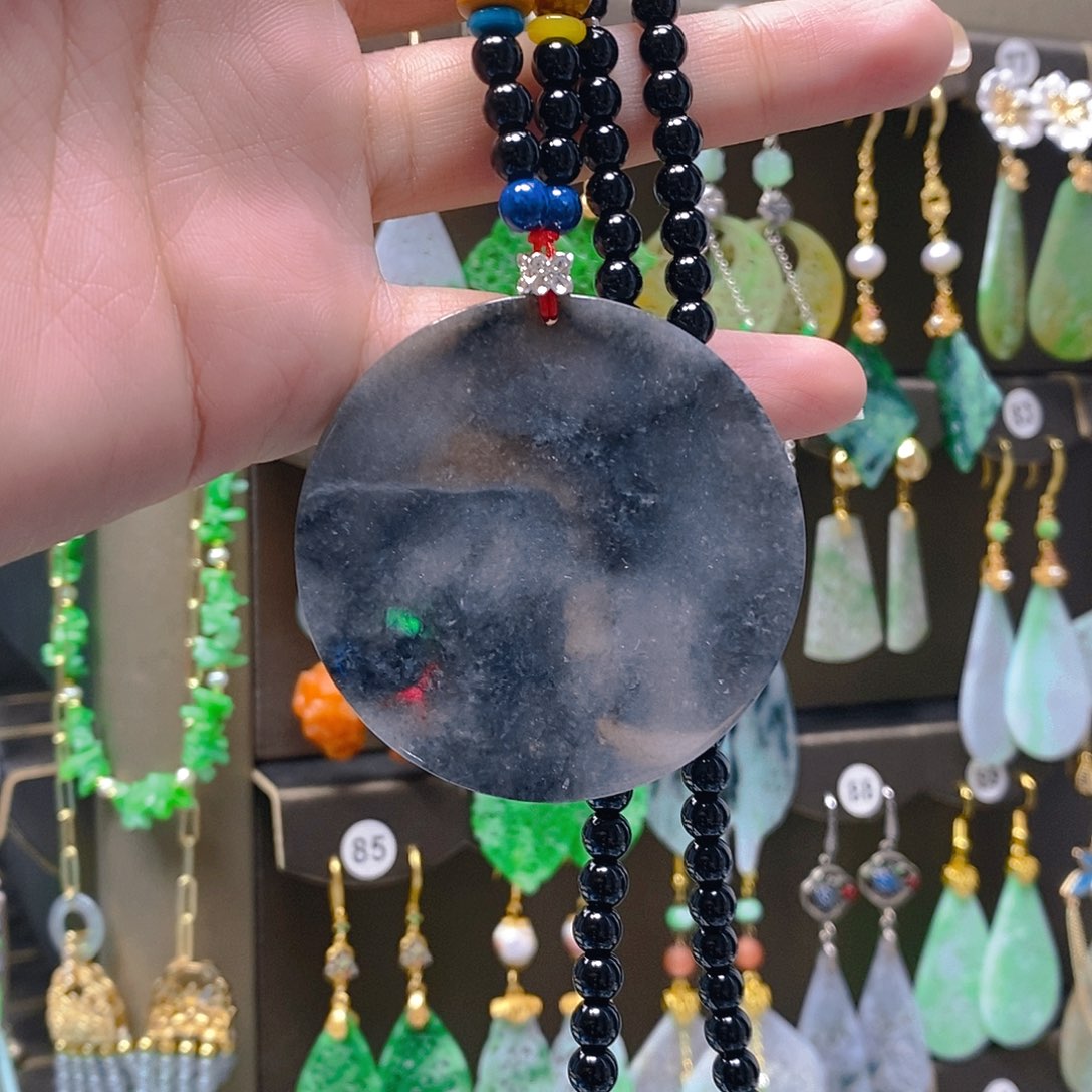 未镶嵌翡翠耳饰翡翠