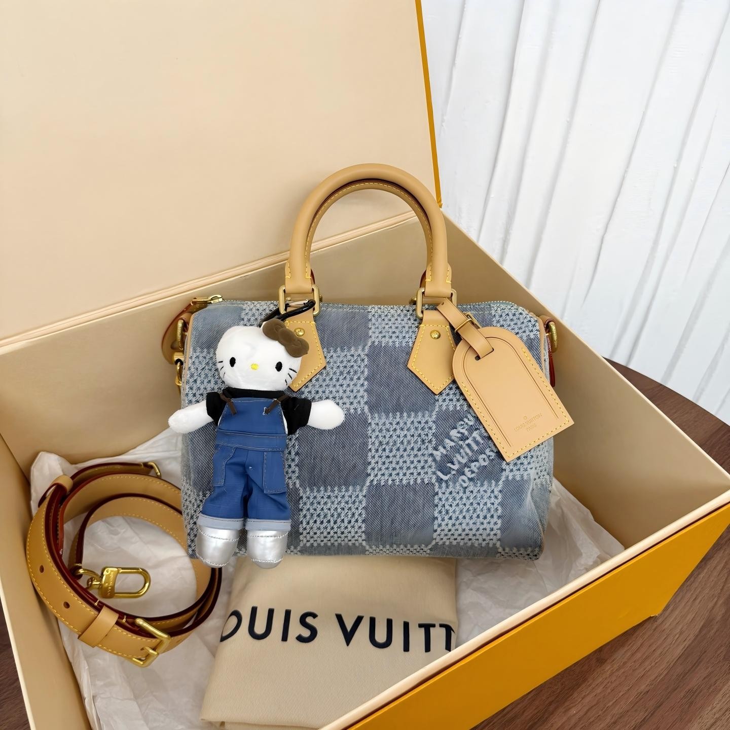 99新 LouisVuitton/路易威登 /夏vv1114/单肩包/16563895