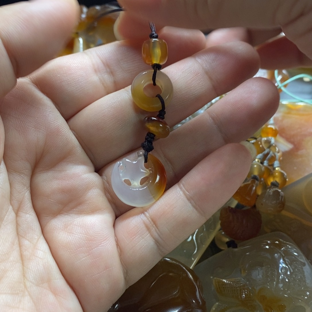 玛瑙/玉髓颈饰未镶嵌包挂