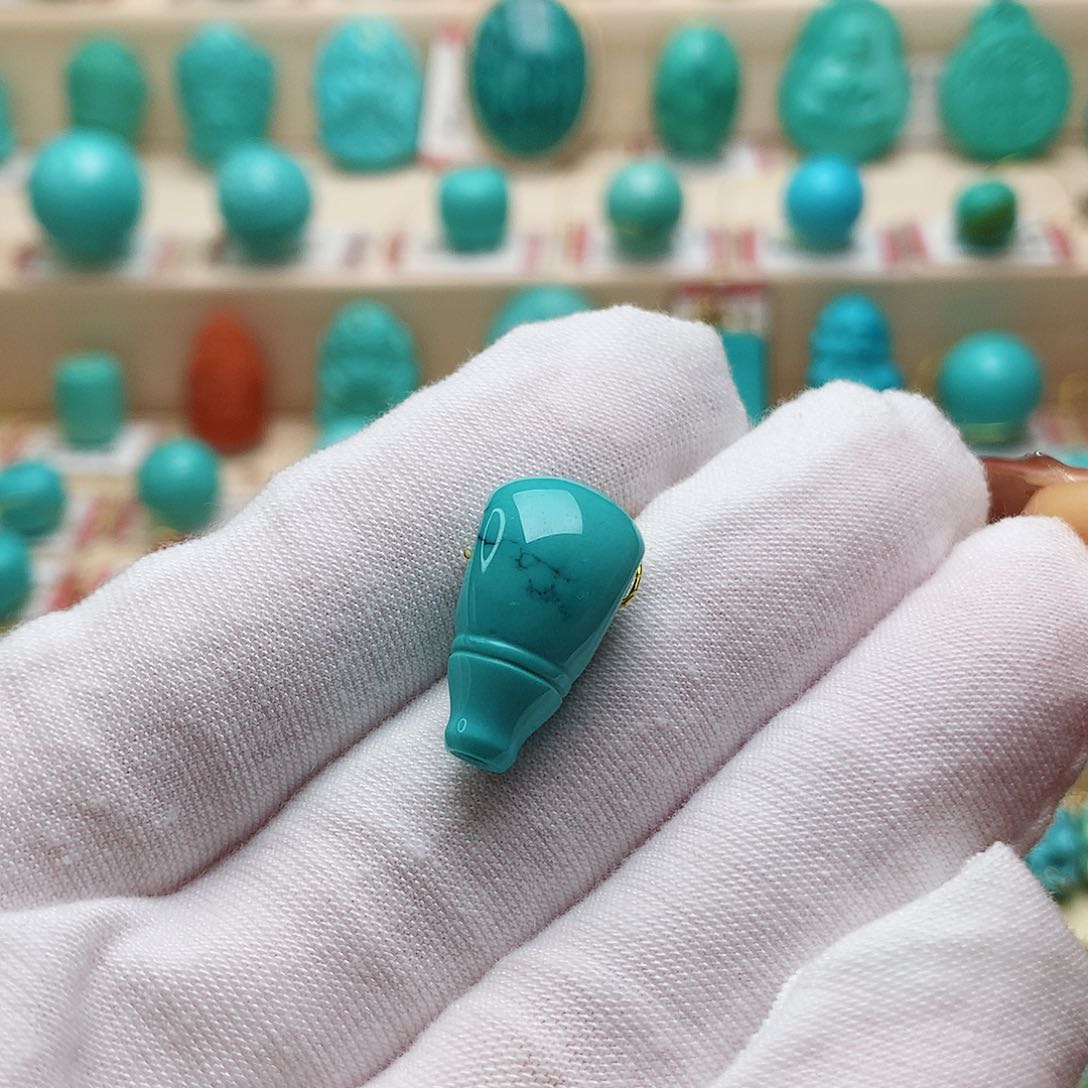 绿松石配饰未镶嵌