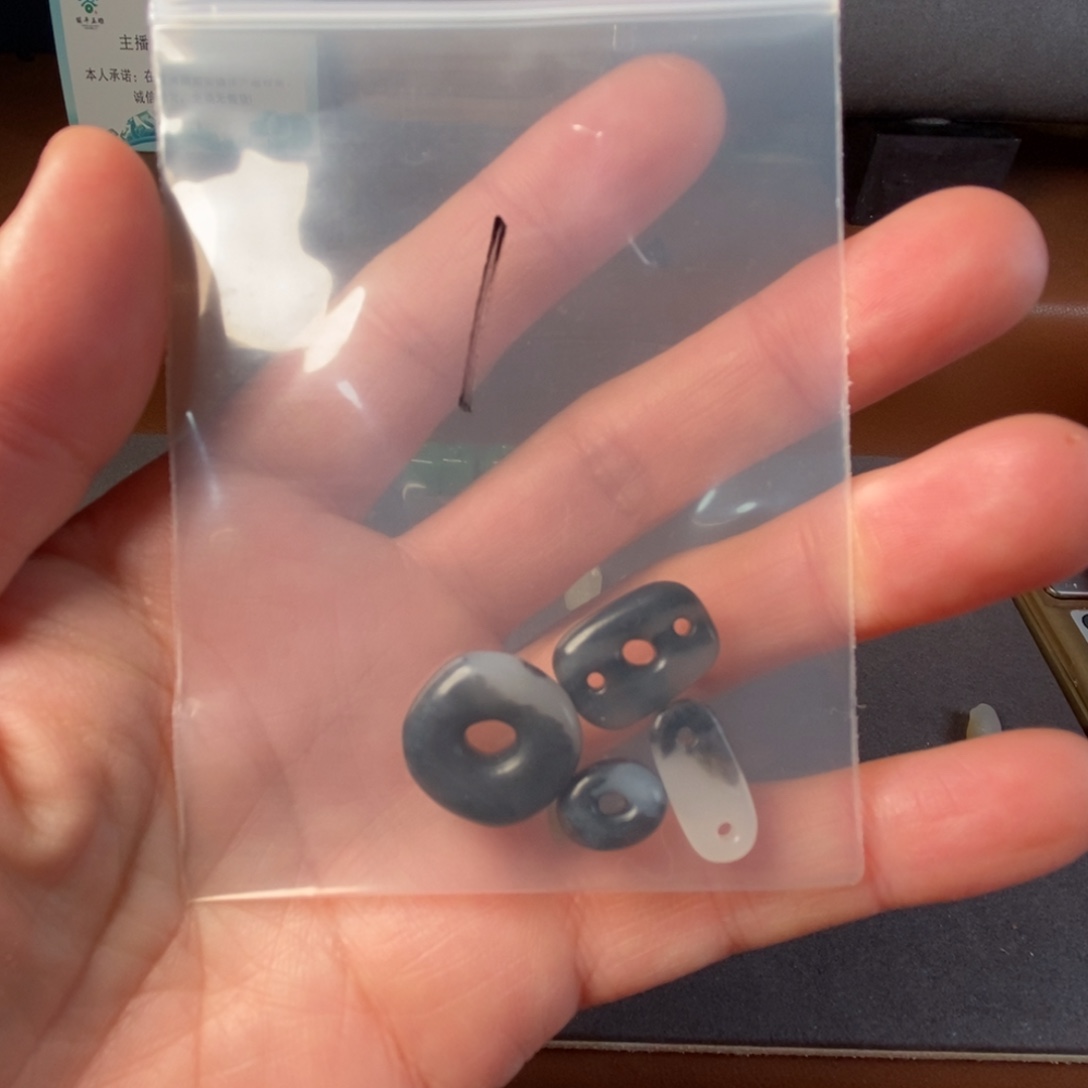 喵****和田玉未镶嵌挂件