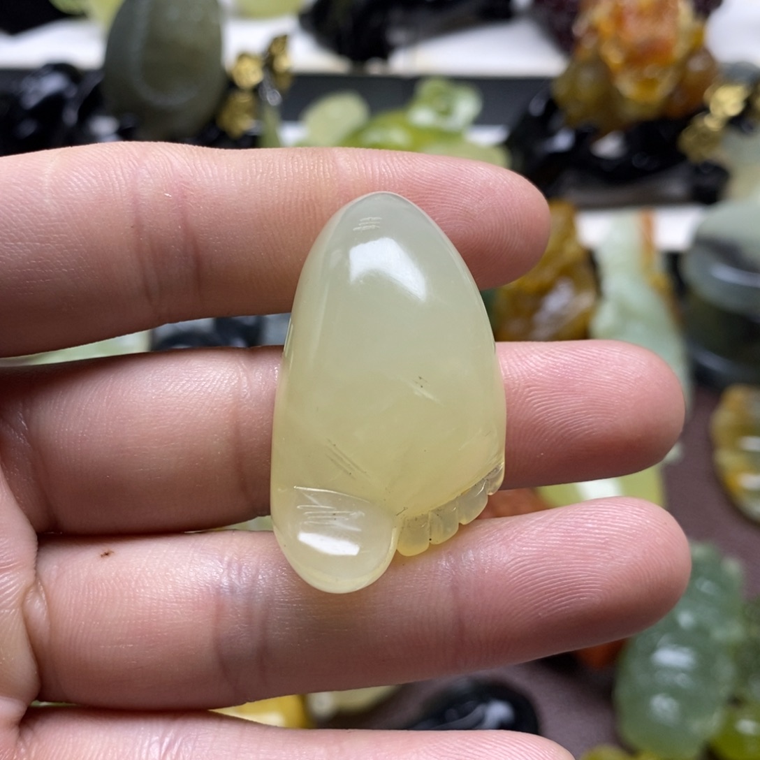 岫玉脚脚吊坠未镶嵌