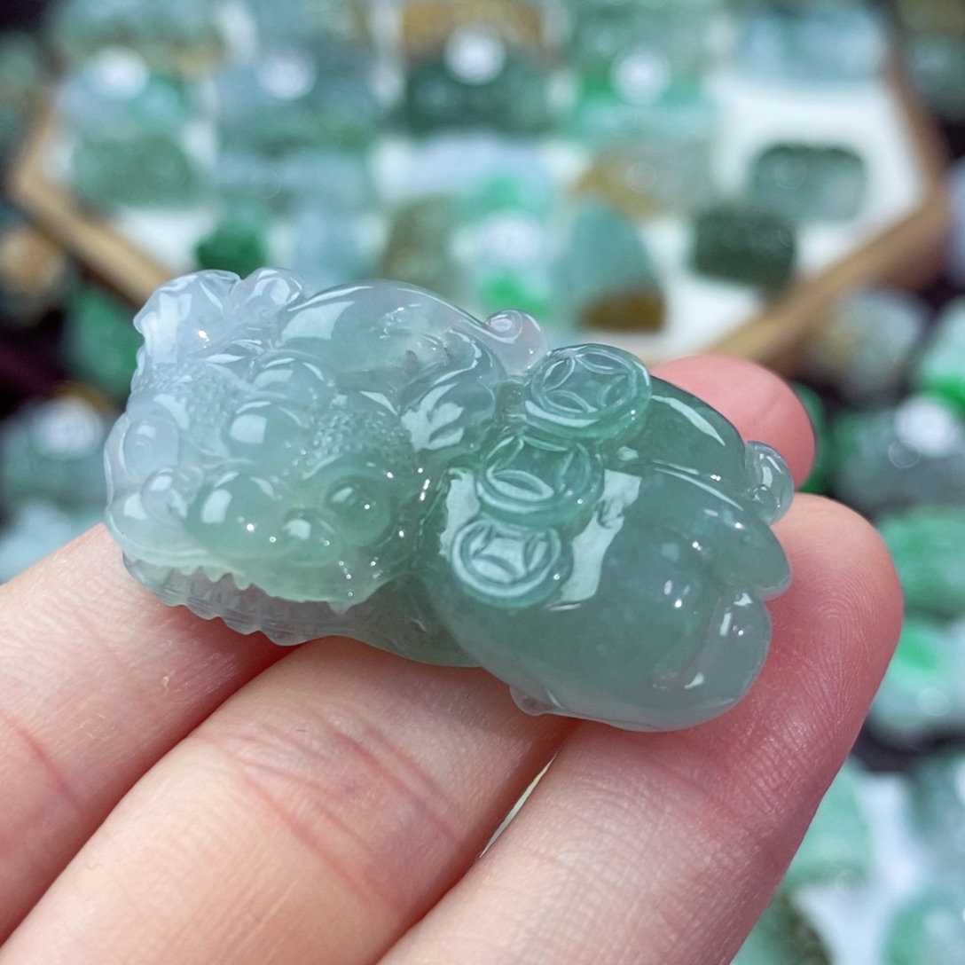 翡翠颈饰未镶嵌天然