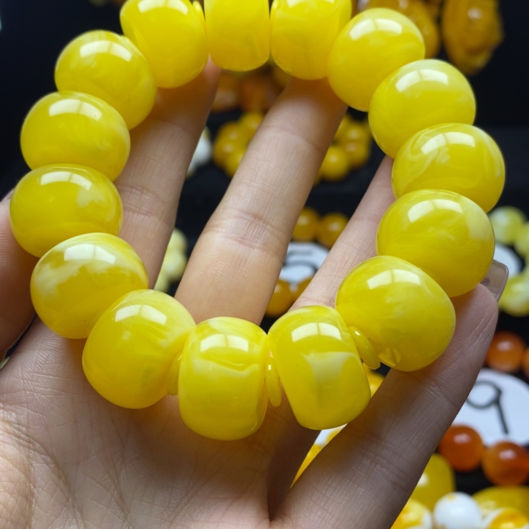 七***笙鸡油黄20算盘珠手串一条