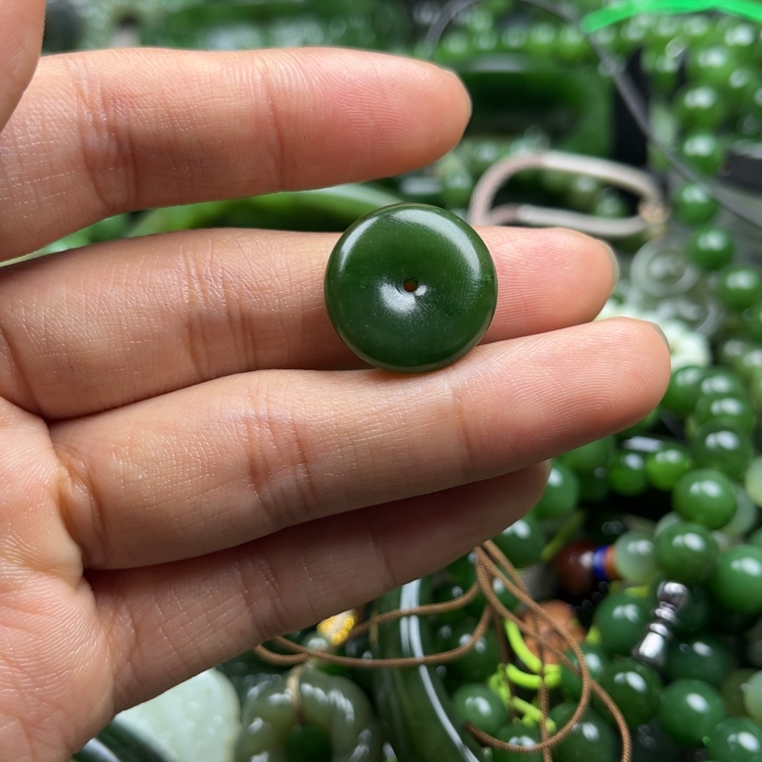 和田玉（碧玉）未镶嵌颈饰