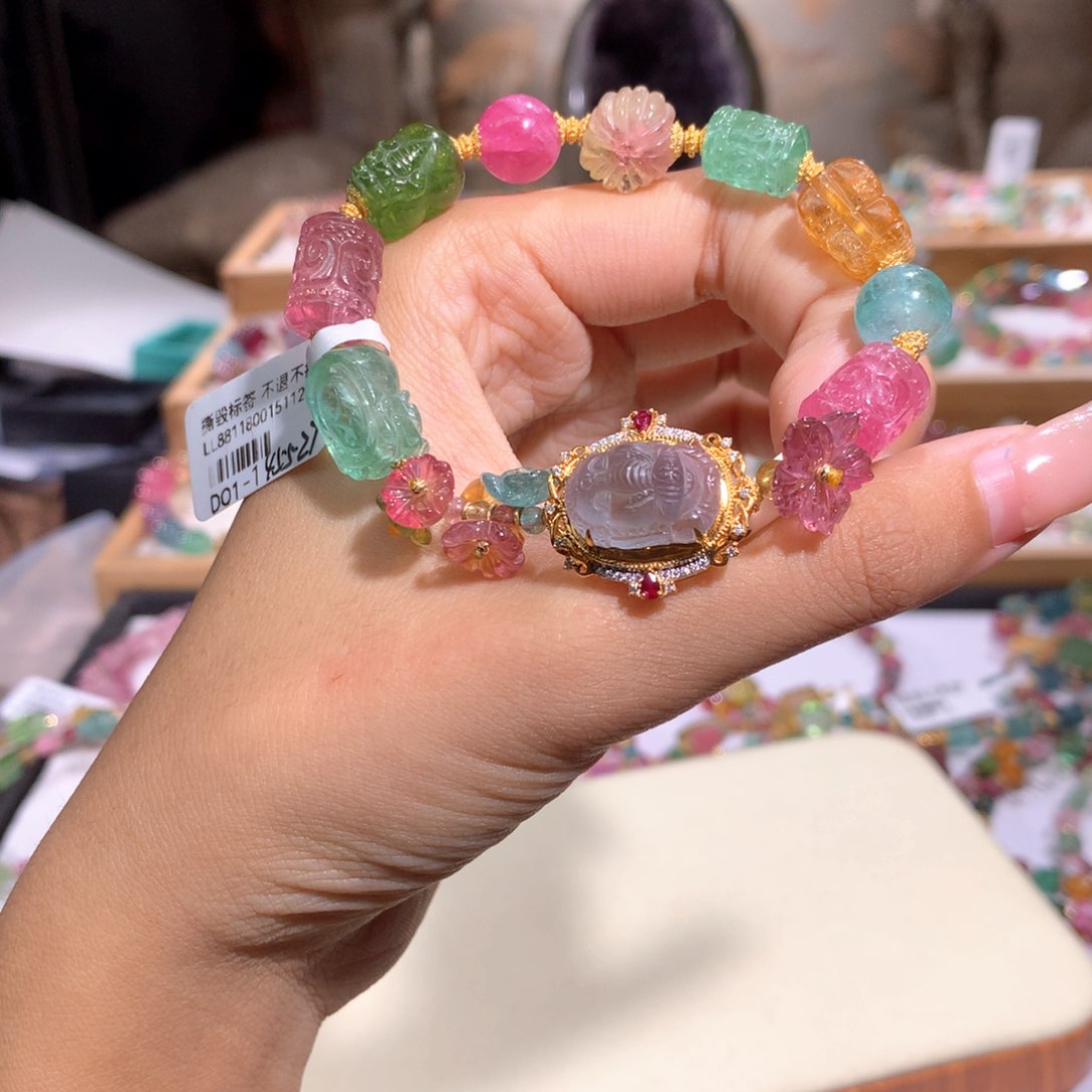 18K金镶嵌收藏级的碧玺多宝碧玺