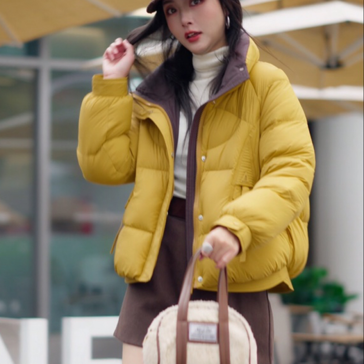 【左左服饰】63-立领撞色云朵超软羽绒服