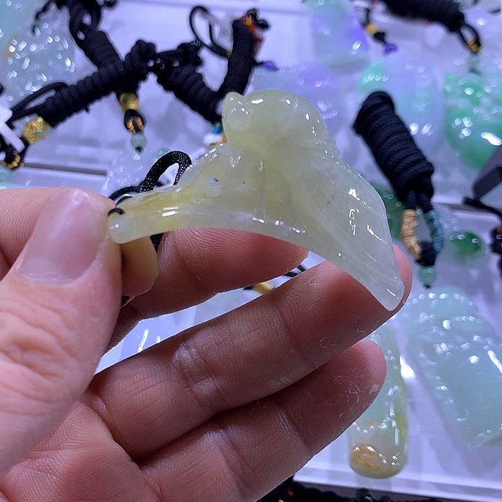 翡翠未镶嵌颈饰天然翡翠A货吊坠