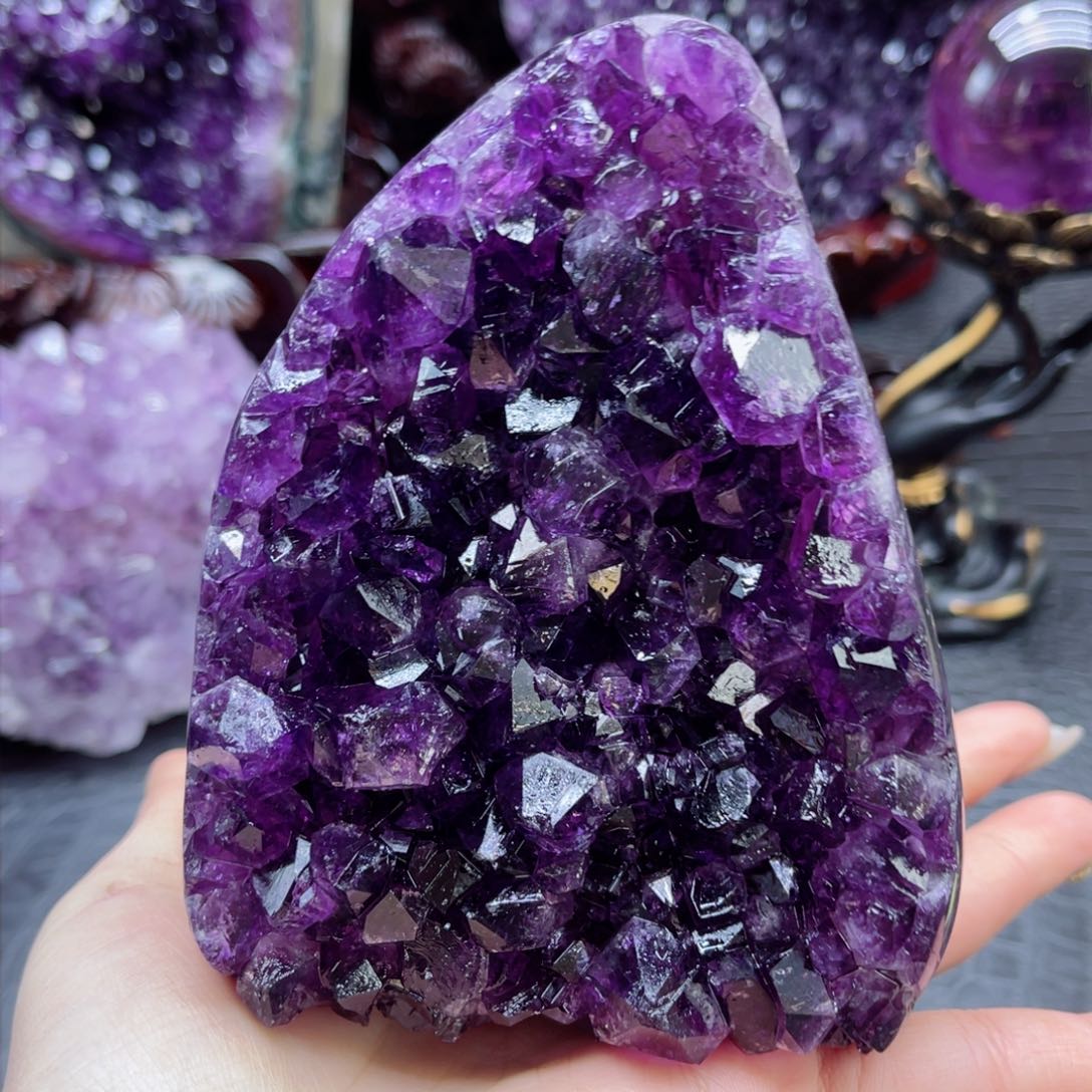 紫晶大型摆件（非配饰）未镶嵌