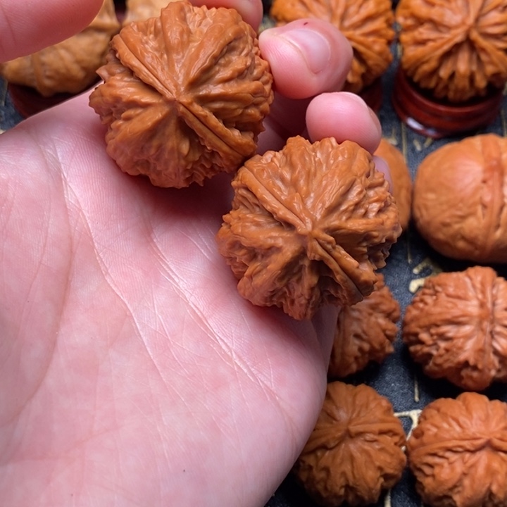 文玩核桃吊坠八棱