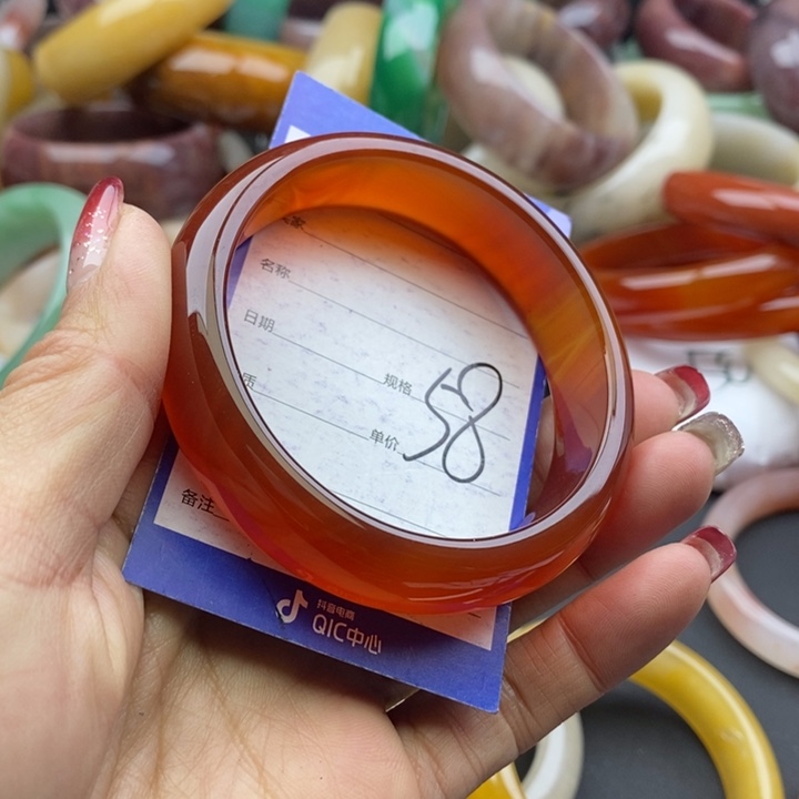 石英质玉手镯未镶嵌