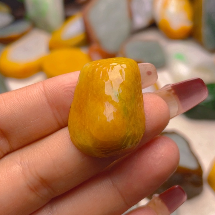 翡翠挂件未镶嵌翡翠