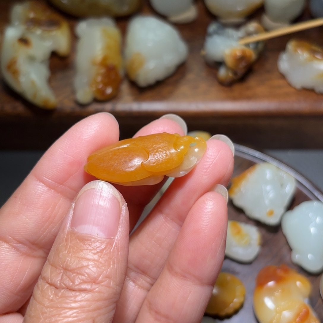 浩***瀚和田玉未镶嵌颈饰