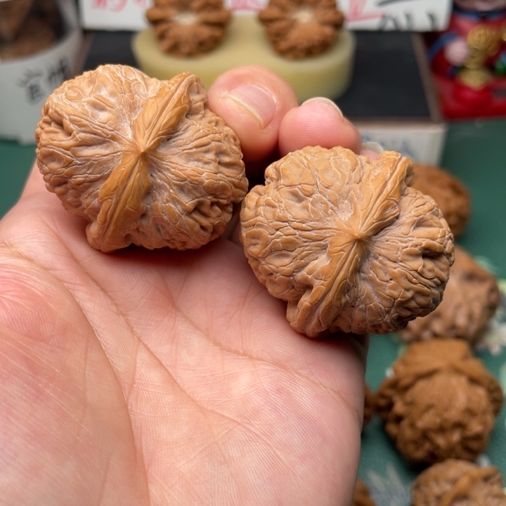 【闪购商品】文玩核桃把件40元宝