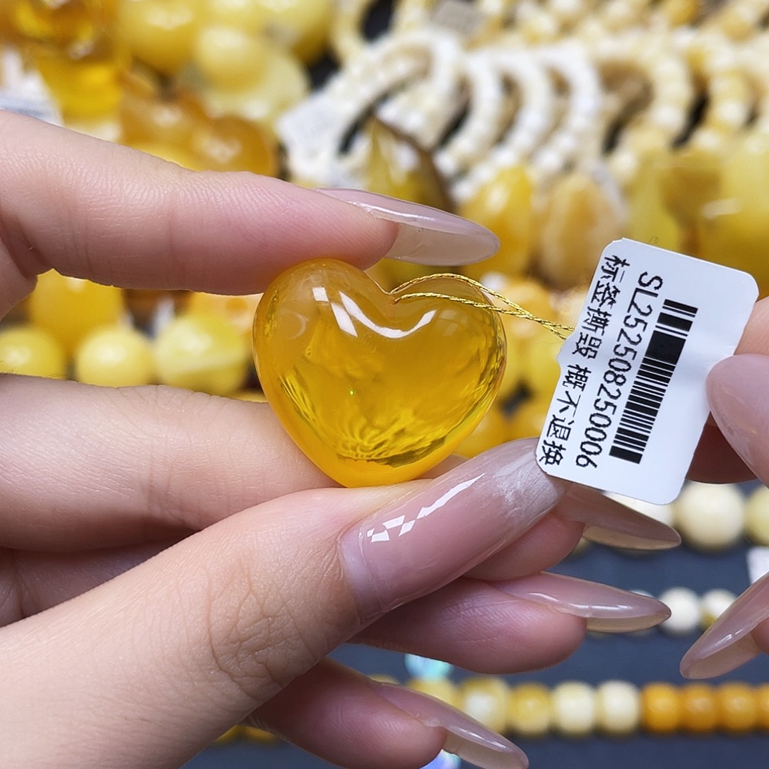 蜜蜡未镶嵌裸石爱心26✖️13mm福利