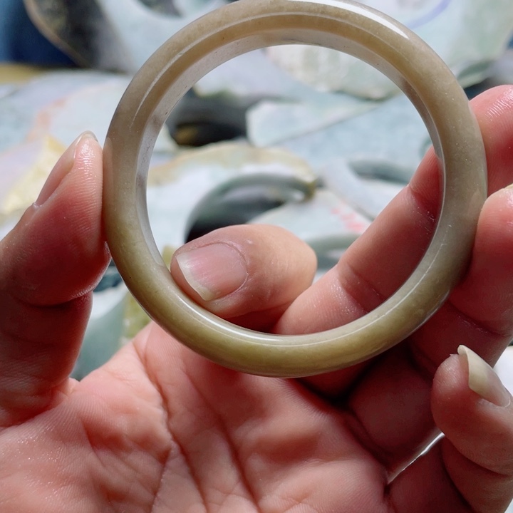 翡翠挂件未镶嵌翡翠