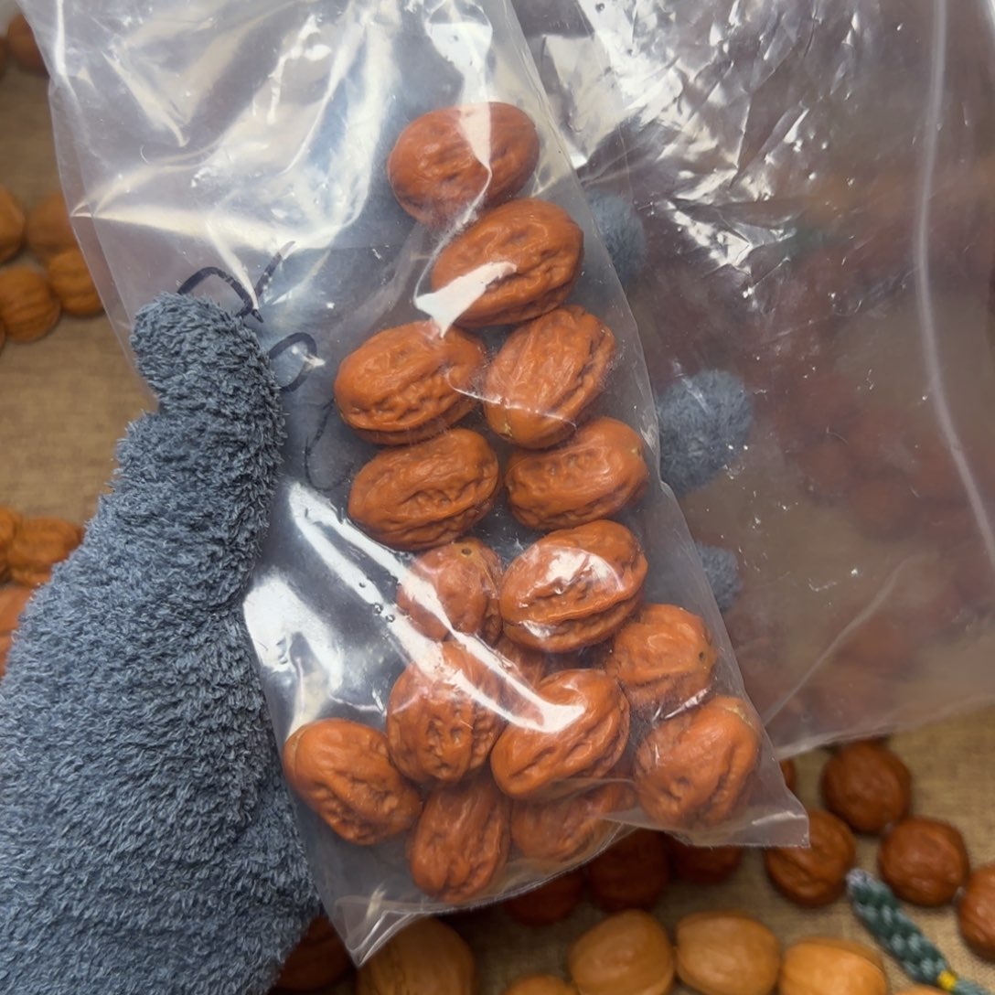 彩***！文玩核桃吊坠白菜手持