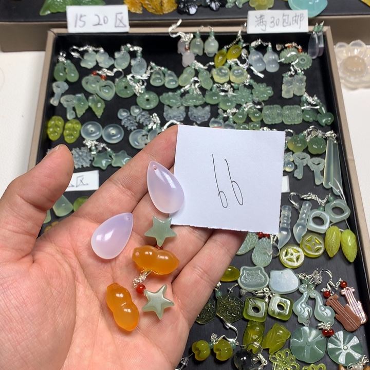 峣***瑶蛇纹石玉合金耳钉