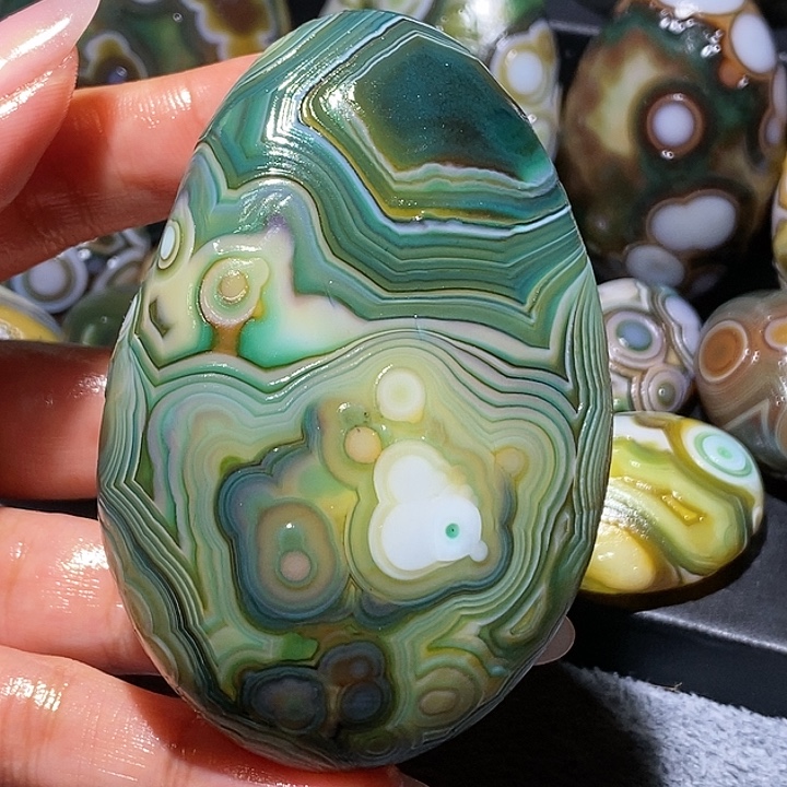 玛瑙/玉髓未镶嵌珠宝奇石82