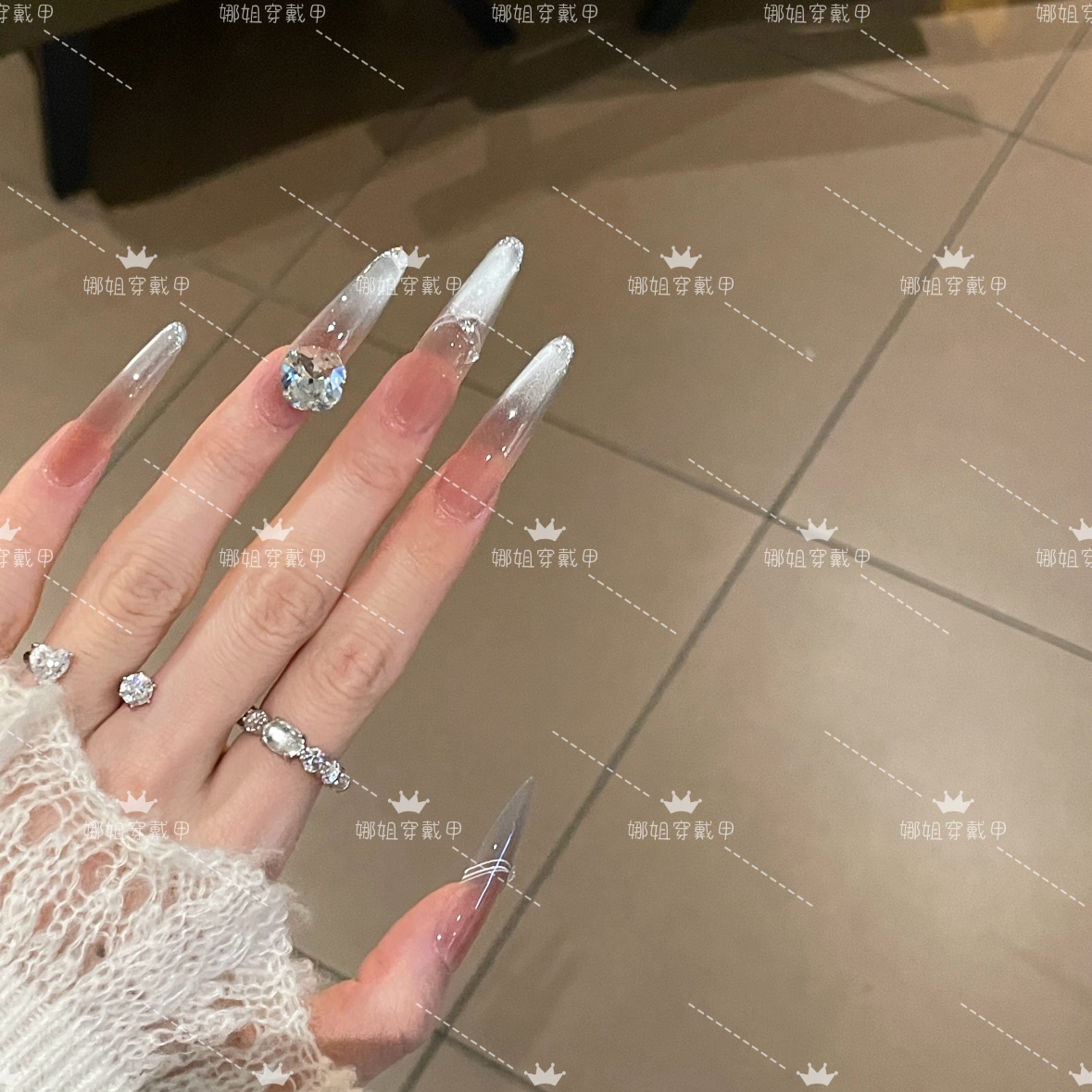 网红爆闪钻球成品美甲贴片冰蓝星空自然显白中长穿戴甲高级渐变