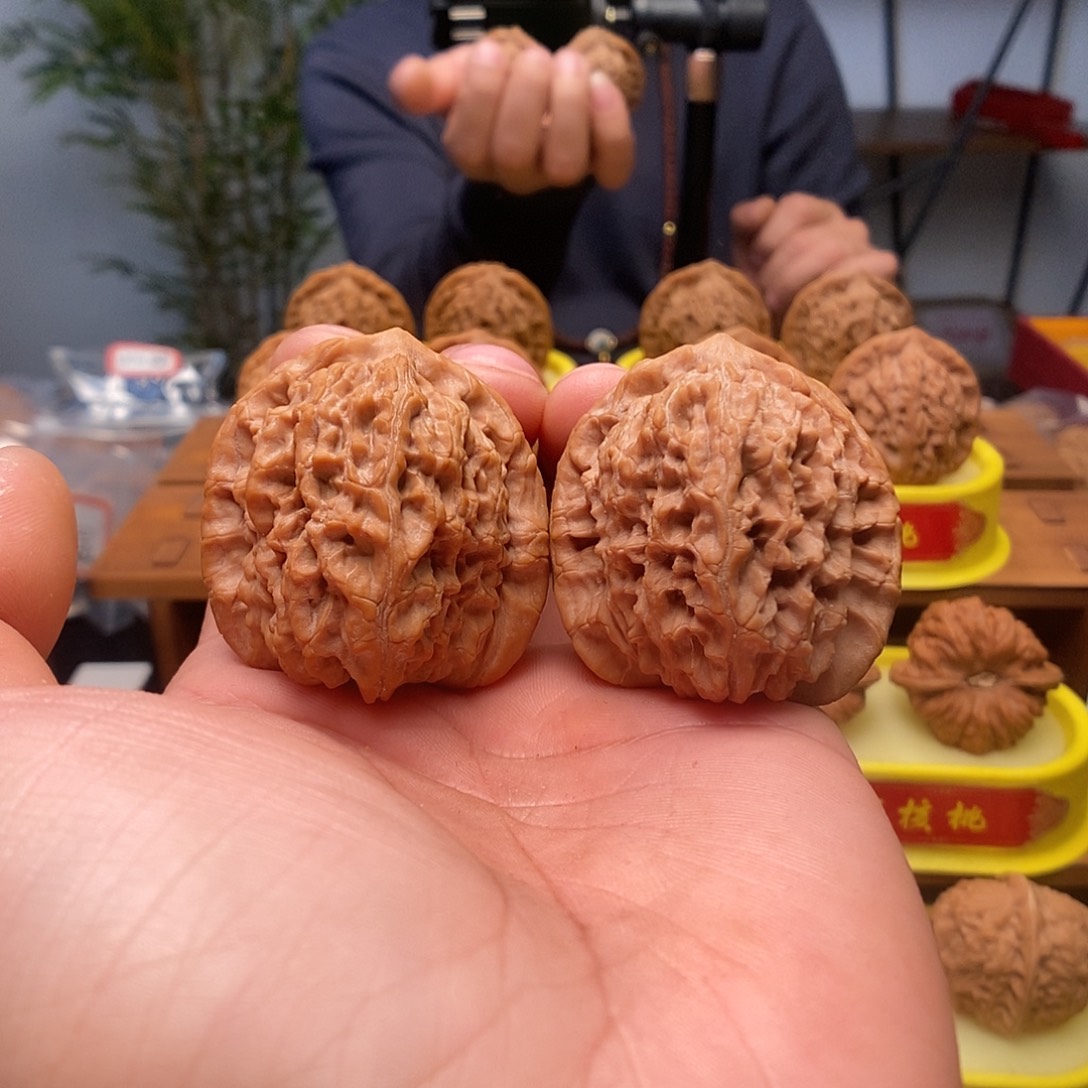 文玩核桃吊坠马老四42