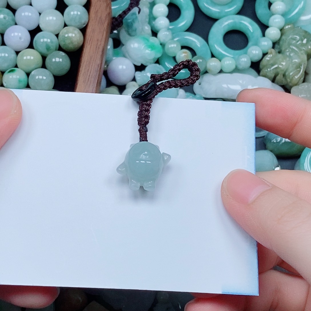 翡翠未镶嵌颈饰冰