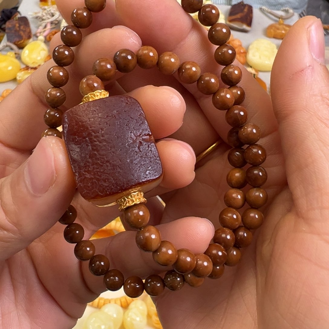 蜜蜡裸石未镶嵌蜜蜡