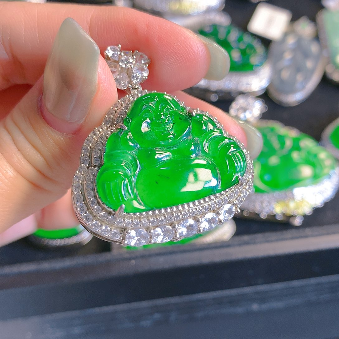 翡翠颈饰银S925镶嵌翡翠