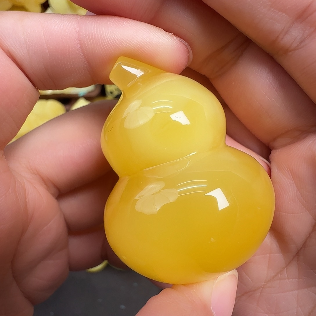 蜜蜡未镶嵌珠宝奇石