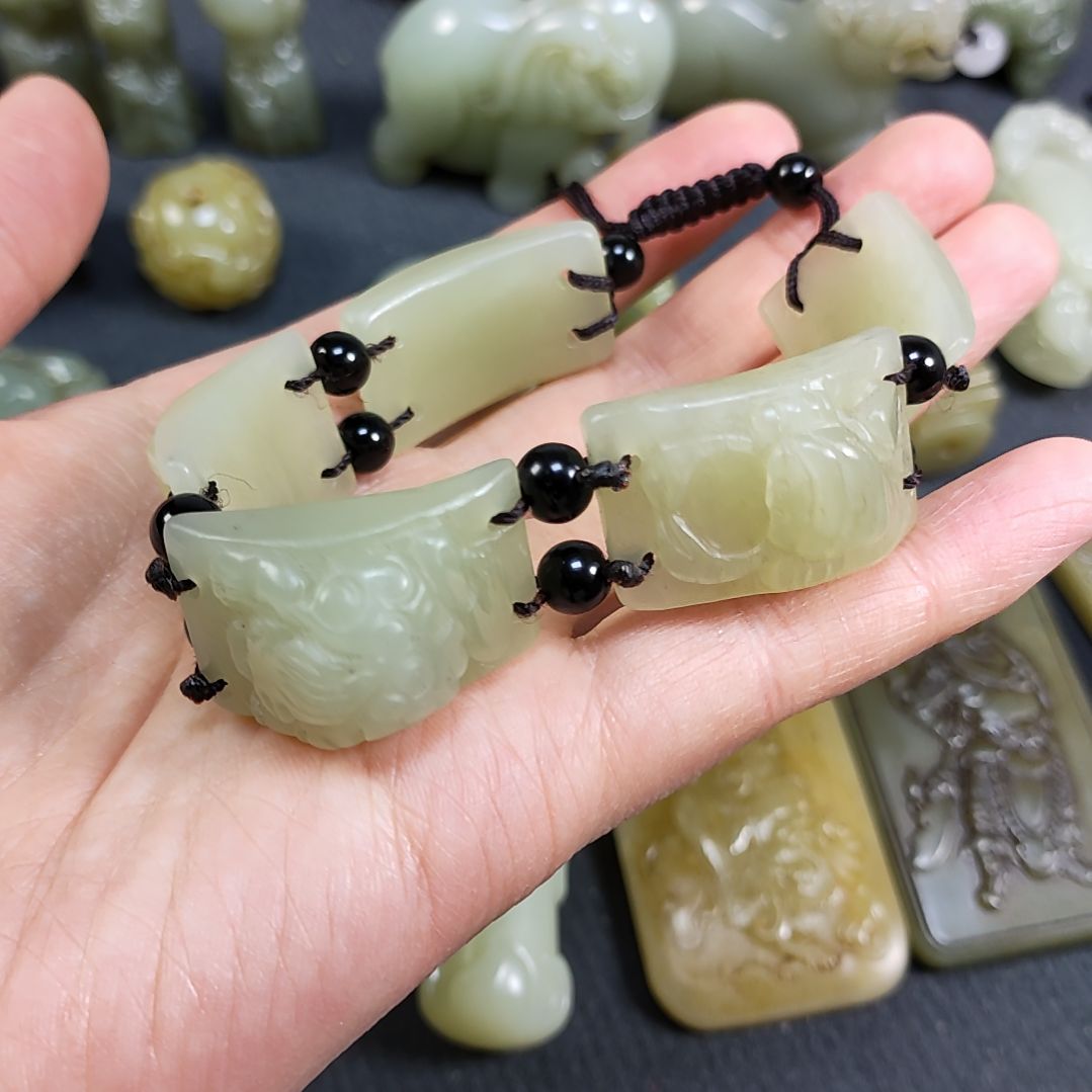 和田玉颈饰未镶嵌