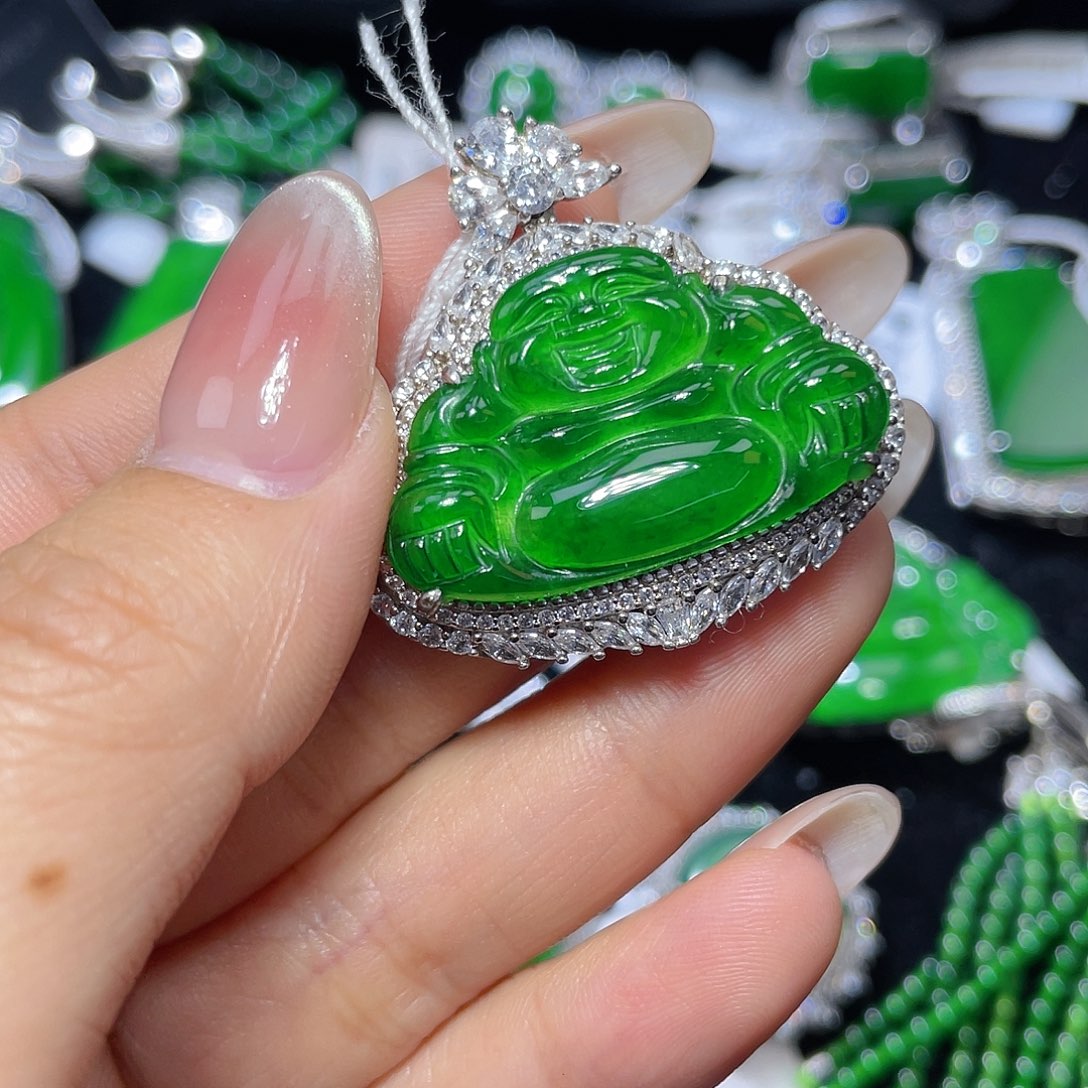 翡翠颈饰银S925镶嵌翡翠