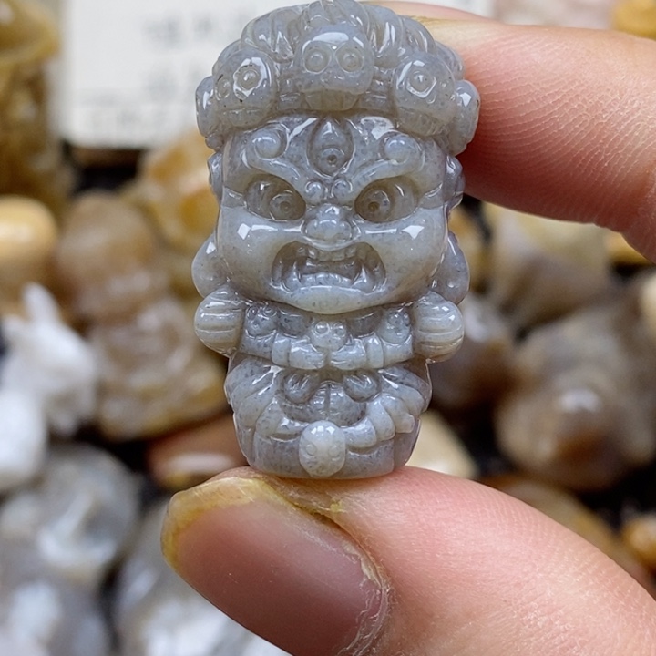 颈饰未镶嵌硅化珊瑚（珊瑚玉）