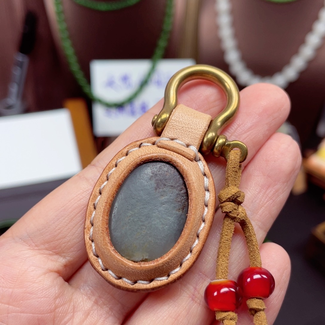 和田玉 且末蓝 原皮 挂件