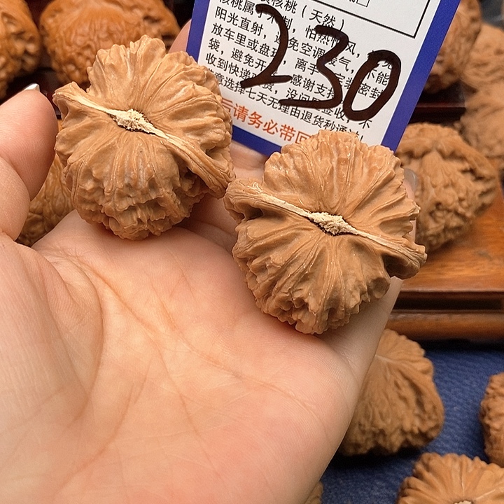 寒***吊坠桃核白狮子头43