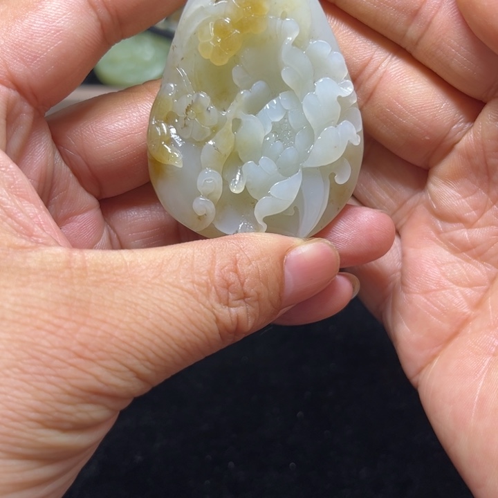 和田玉（糖玉）未镶嵌挂件